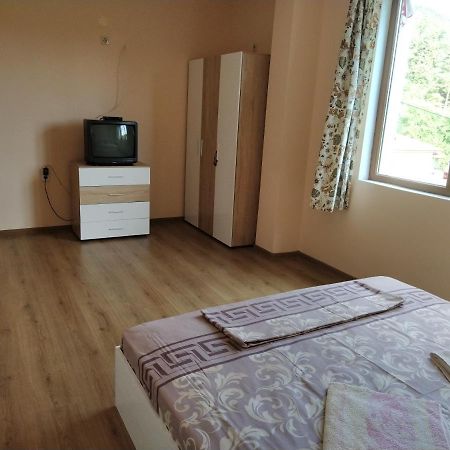 Guest House Proynovi Kalofer Kültér fotó