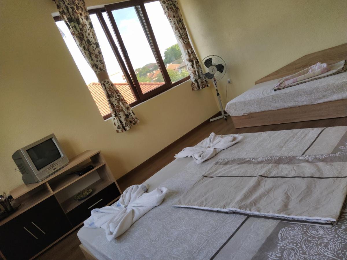 Guest House Proynovi Kalofer Kültér fotó