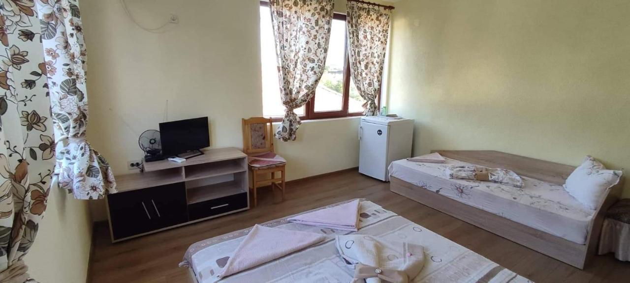 Guest House Proynovi Kalofer Kültér fotó