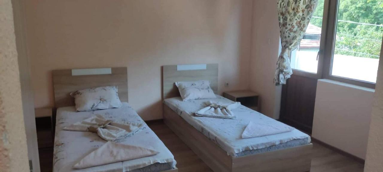Guest House Proynovi Kalofer Kültér fotó
