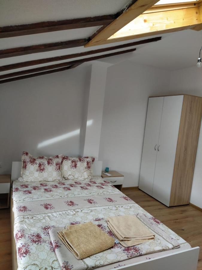 Guest House Proynovi Kalofer Kültér fotó