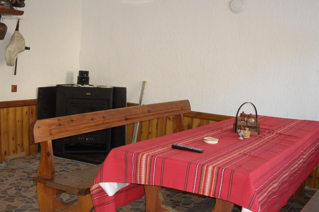 Guest House Proynovi Kalofer Kültér fotó